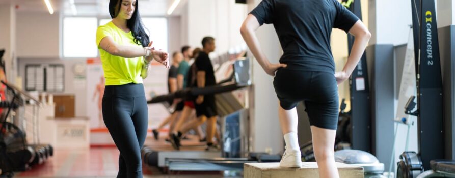 Antrenamente în sala de fitness: Tendințe în 2026